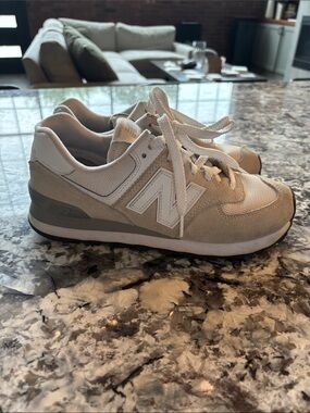New Balance women's  Beige and White Retro Sneakers-574 sneaker